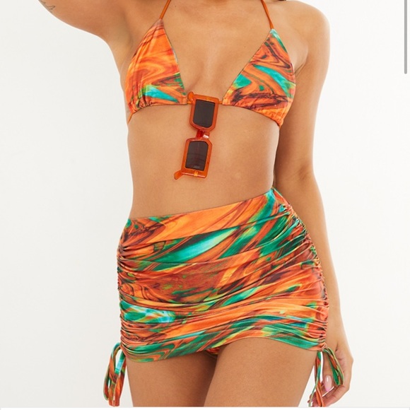 Prettylittlething abstract bikini set 3pc - Picture 2 of 3